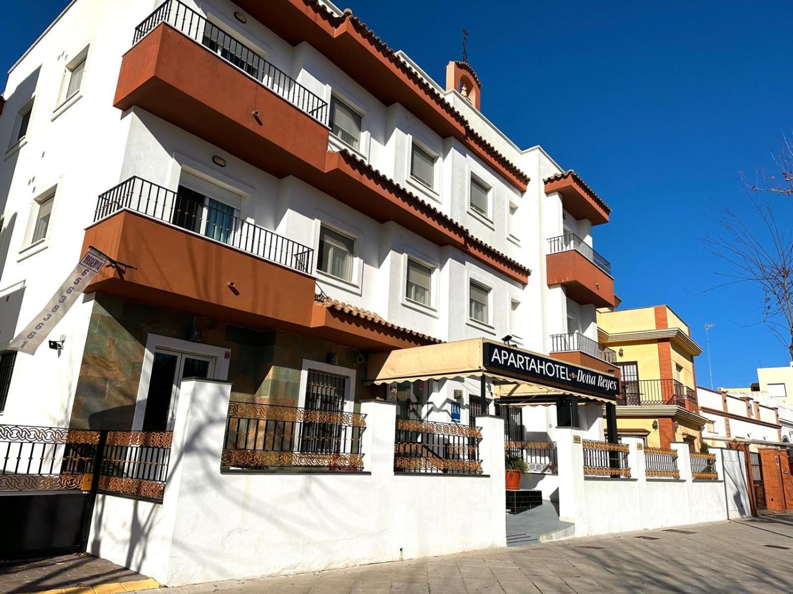 Apartahotel Dona Reyes Chipiona Exterior photo